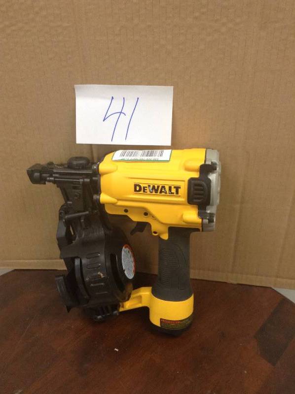 Dewalt Pneumatic 15-Degree Coil Roofing Nailer