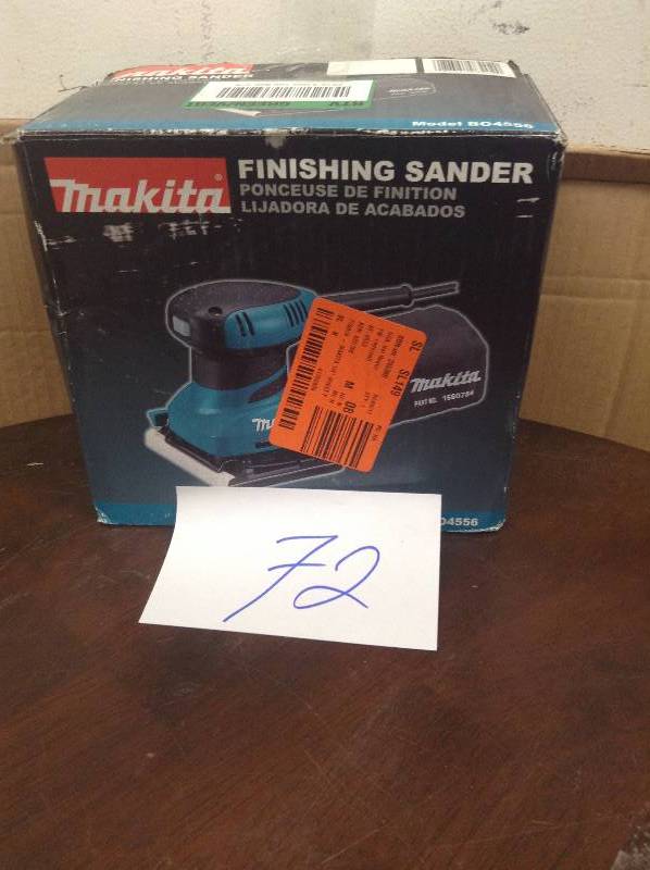 Makita 2 Amp Corded 14 Sheet Finishing Sander with 60G Paper, 100G Paper, 150G Paper, Dust Bag and Punch Plate not used