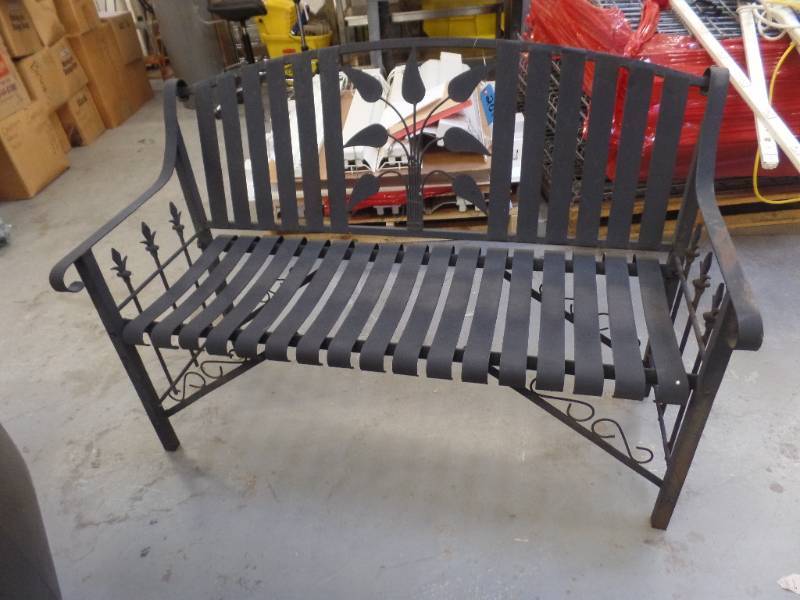 GARDEN BENCH