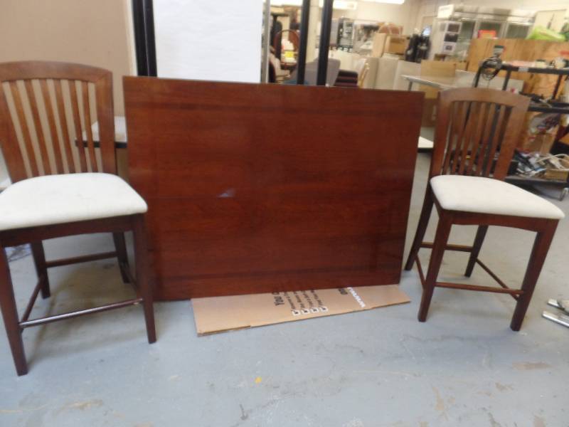 HIGH TOP DINING SET