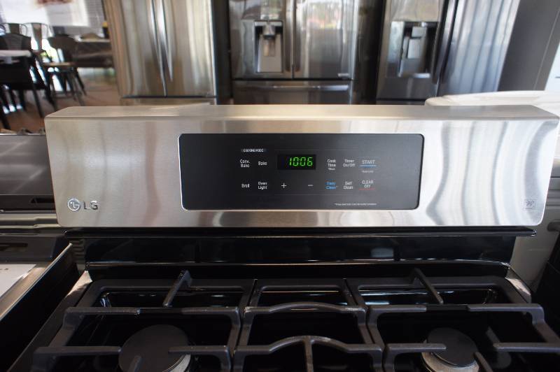 lot 1 image: New - Scratch & Dent LG Model # (LRG3081ST) - Propane Gas Convection Range - Freestanding - 5.4 cu ft - Stainless Steel  -Tested Works - MSRP $ 1599.99