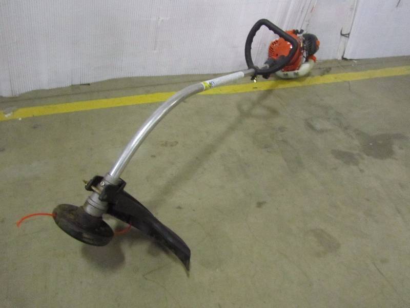 lot 9 image: ECHO 2 Cycle 21.2cc Curved Shaft Gas Trimmer