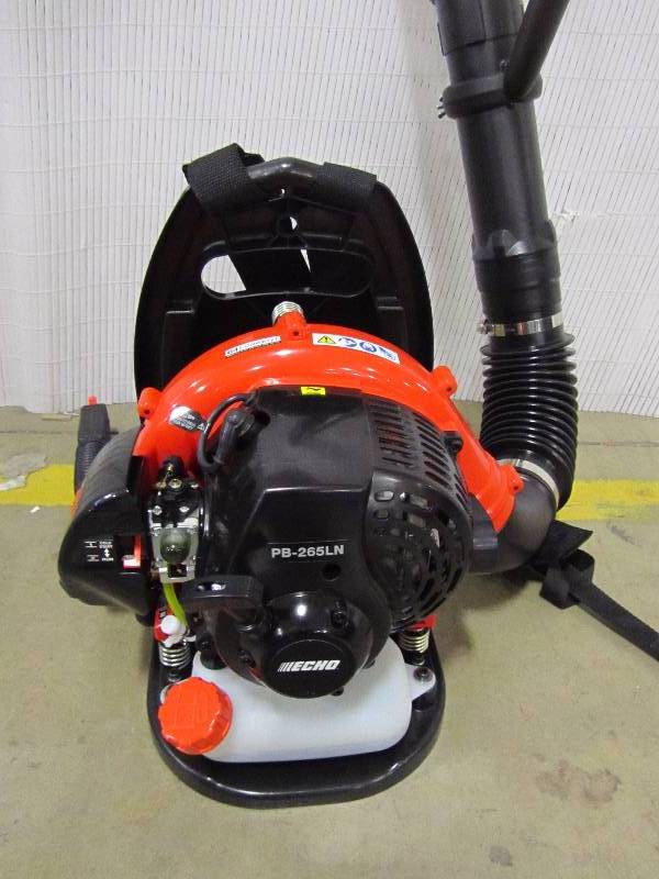 lot 10 image: ECHO 158 MPH 375 CFM Gas Leaf Blower