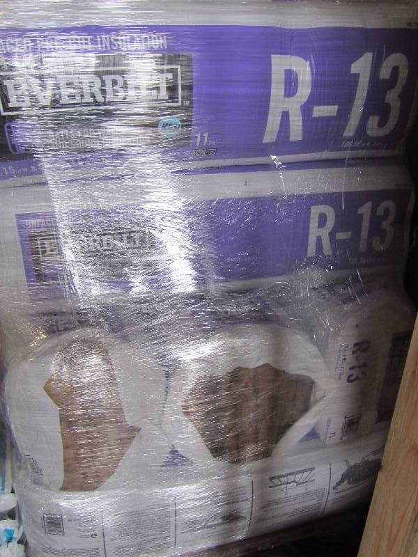 lot 92 image: 10 bundles Everbilt R-13 Unfaced Fiberglass Insulation