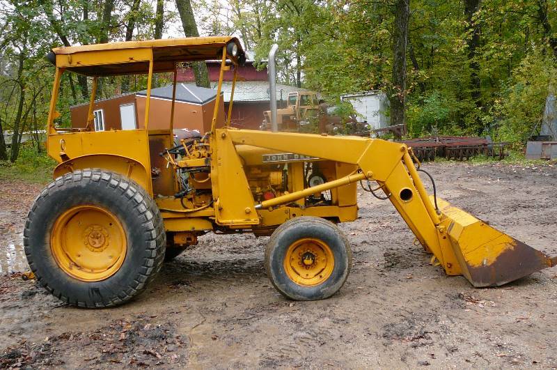 lot 3 image: John Deere Industrial Tractor With Loader