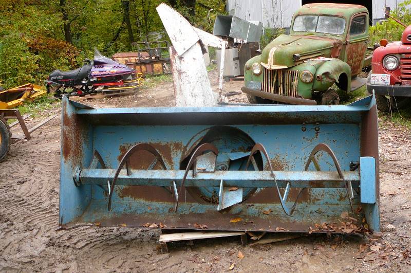 lot 13 image: Rear Mount Snow Blower