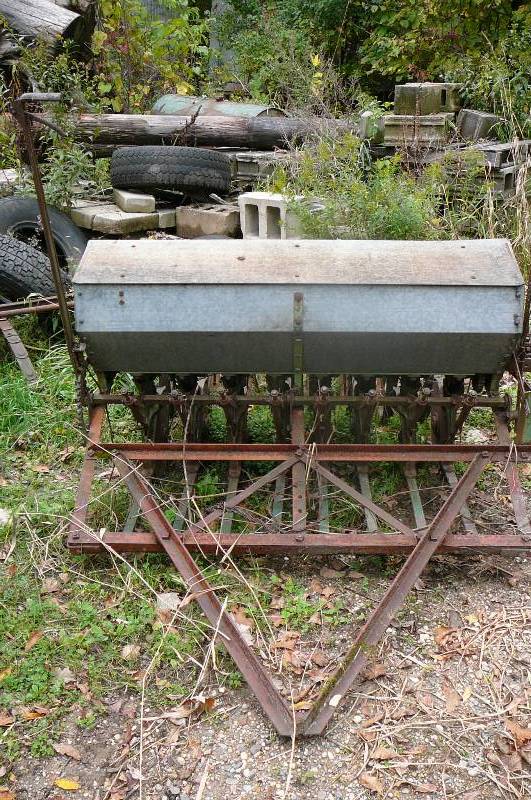 lot 18 image: Case Press Drill