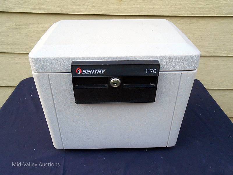 Fireproof safe