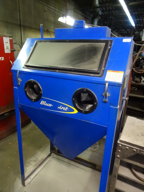lot 3 image: Blue Point Sand Blast Cabinet.