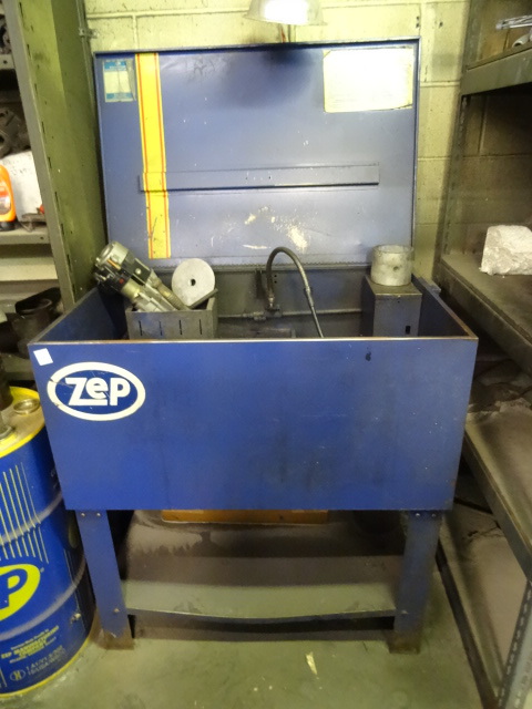 lot 16 image: Zep Parts Washer. Dyna Brute