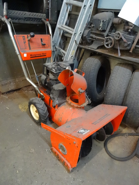lot 45 image: Montgomery Ward 24 Snowblower