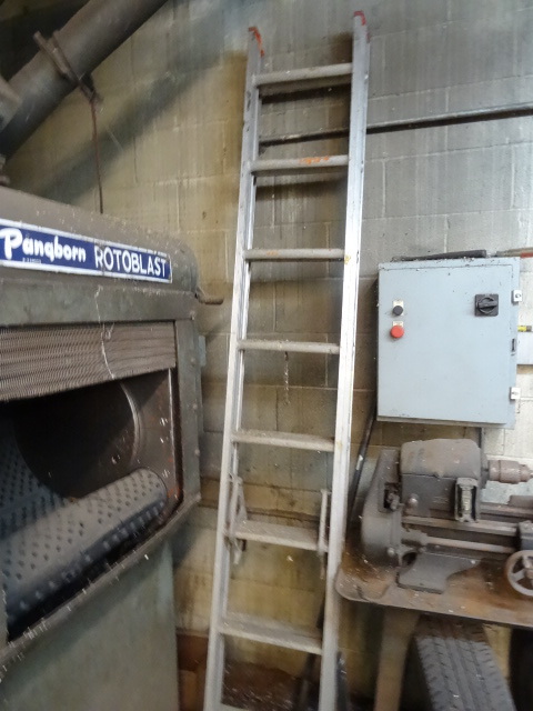 lot 50 image: 16 Aluminum Extension Ladder