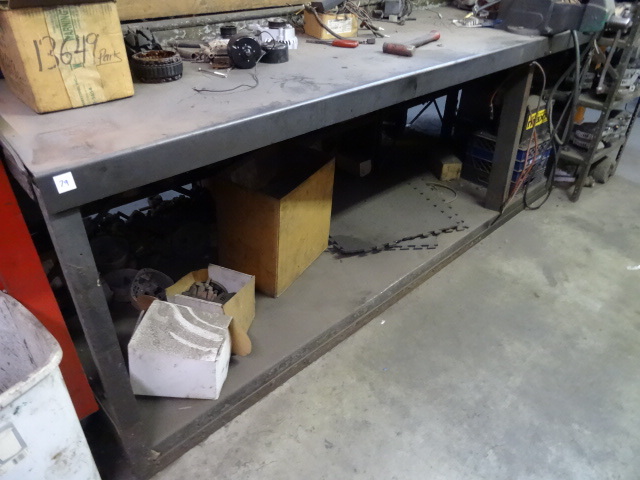 lot 79 image: Metal Work Bench 100 X 30 X 38