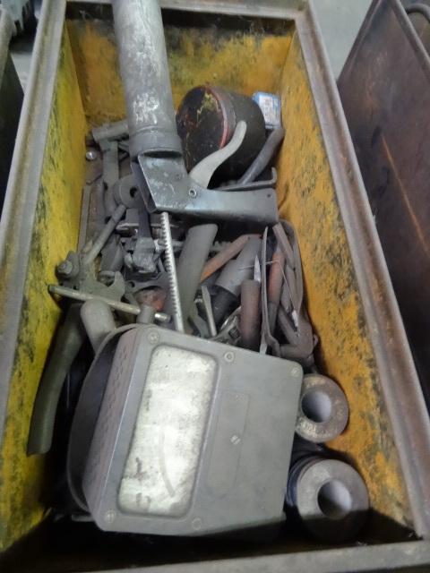 lot 103 image: Bin Of Misc Tools