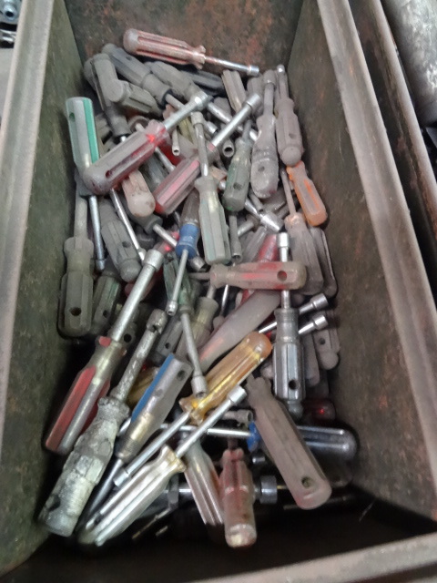 lot 104 image: Bin Of Nut Drivers