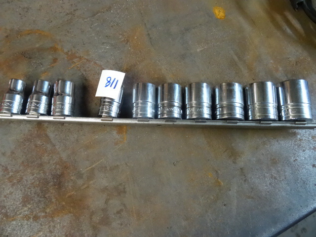 lot 118 image: Standard Snap On 12 Drive Socket Set