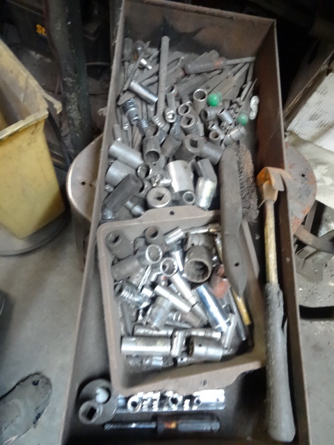 lot 132 image: Misc Socket And Hand Tools