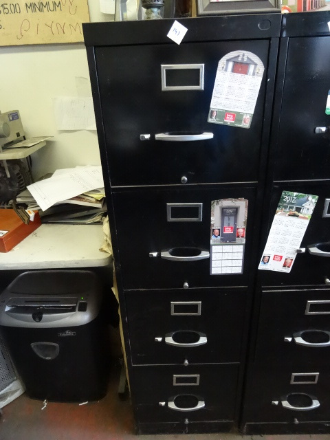lot 141 image: 15 Metal 4 Drawer File Cabinet