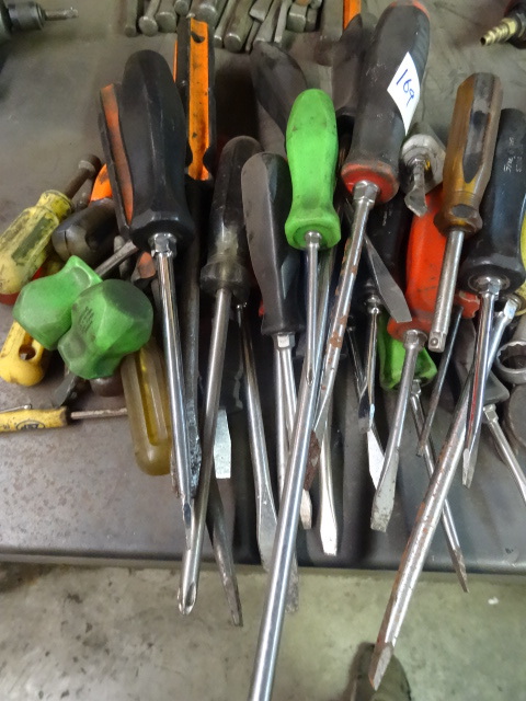 lot 169 image: Misc Screw Drivers. Some Snap On