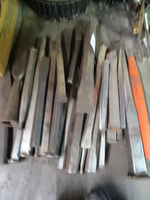 lot 170 image: Misc Punches And Chisels