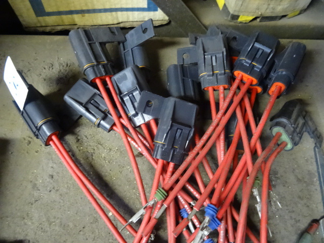 lot 200 image: Misc Fuse Holders