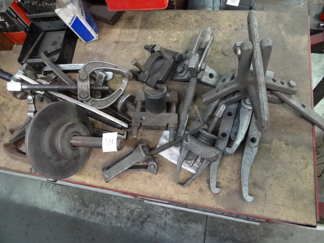 lot 201 image: Misc Pullers