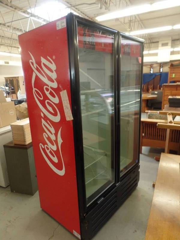 GLASS DOOR COMMERCIAL REFRIGERATOR