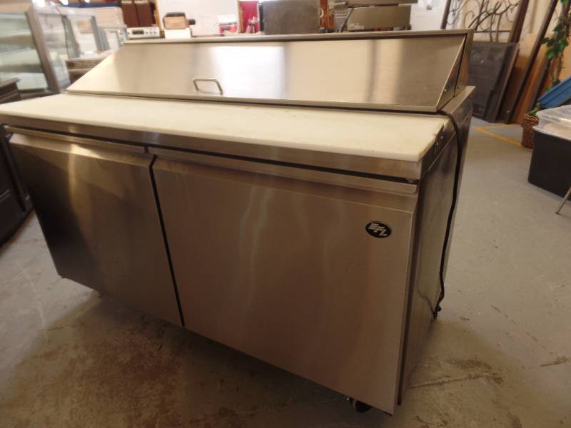 REFRIGERATED SANDWICH PREP TABLE