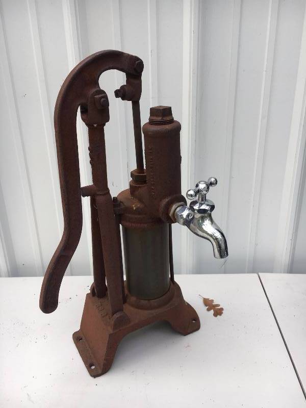 lot 13 image: Vintage Water Pump