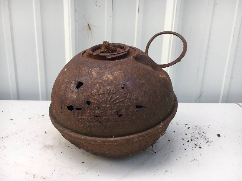 lot 16 image: Vintage Lantern