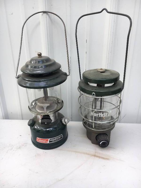 lot 20 image: Pair of Lanterns