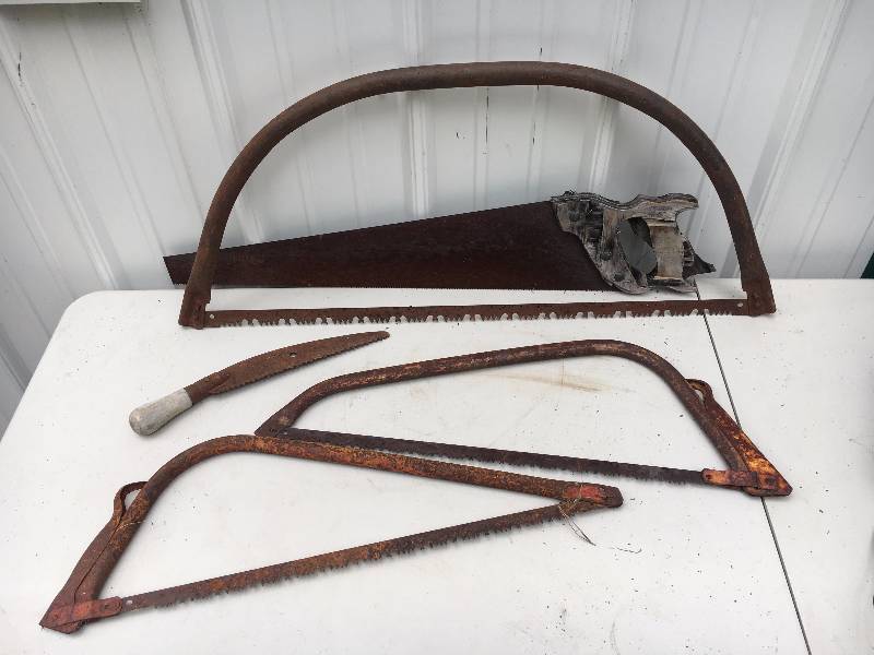 lot 29 image: Vintage Saws