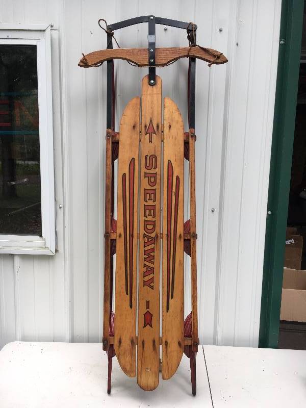lot 33 image: Vintage Wooden Sled
