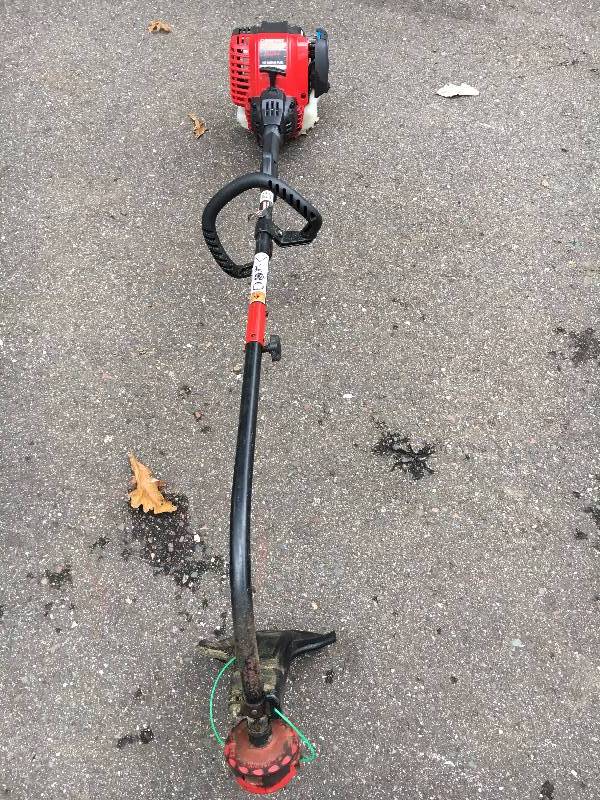 lot 64 image: Troy-Bilt Weed Whip