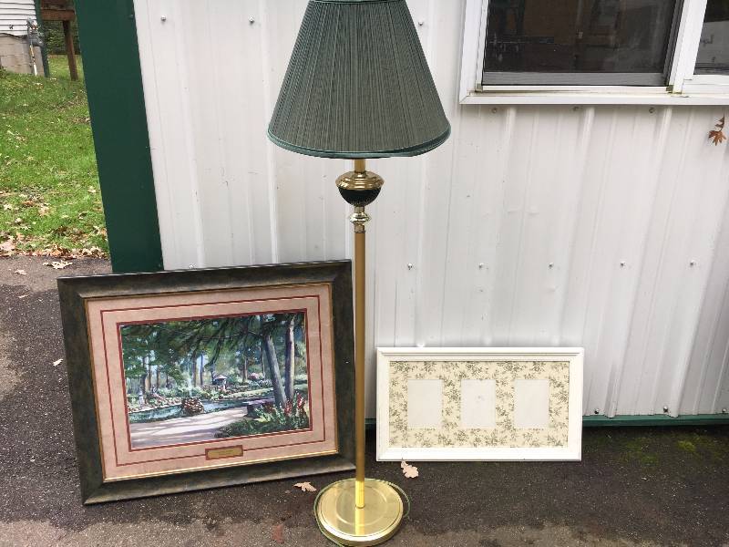 lot 68 image: Household Lot