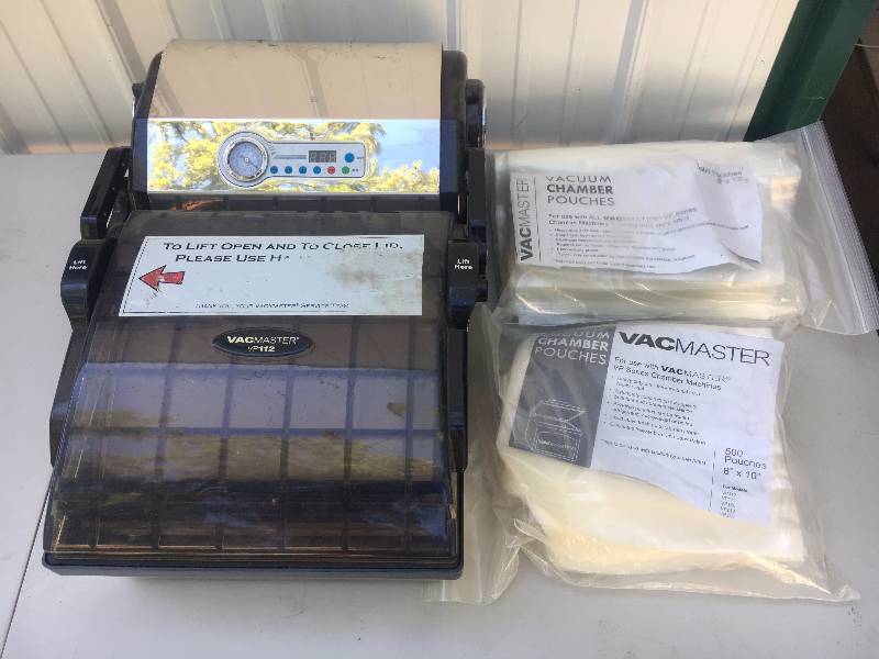 lot 80 image: Commercial Grade Food Sealer w Bags