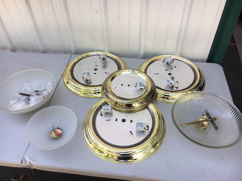 lot 85 image: Light Fixture Lot