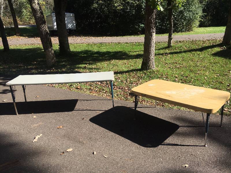 lot 89 image: 2 Tables w Adjustable Legs
