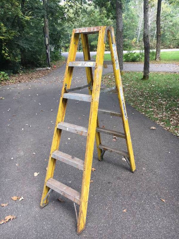lot 94 image: 6 Double Sided Ladder