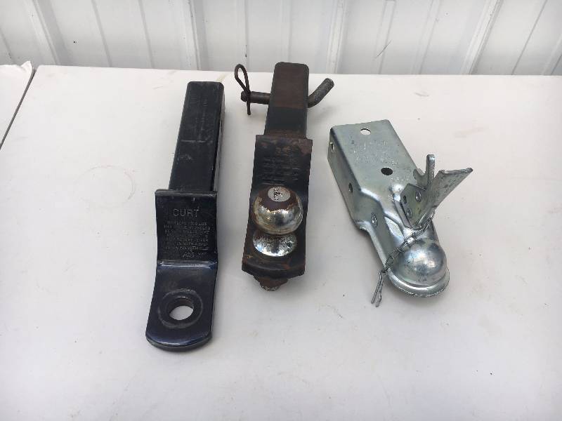 lot 103 image: Hitches w 2 Ball & Reciever