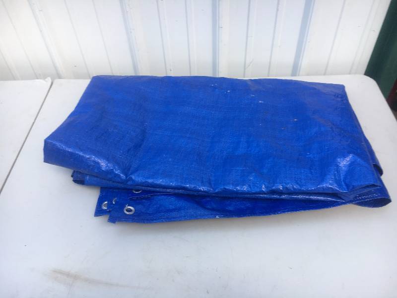 lot 120 image: Large Tarp