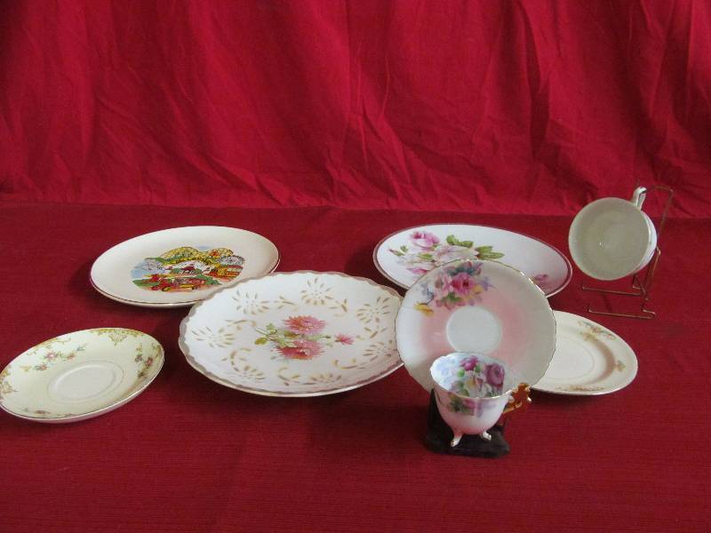 lot 86 image: collectibles