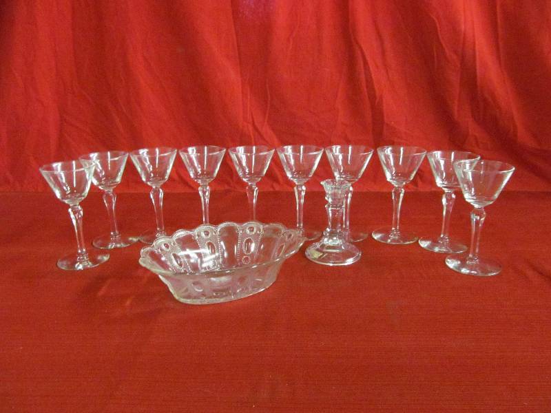 lot 87 image: glassware