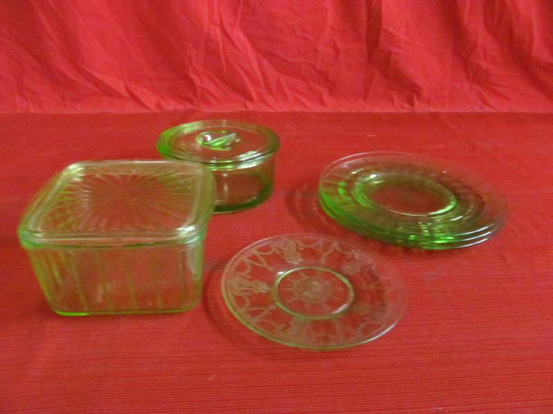 lot 94 image: depression glass