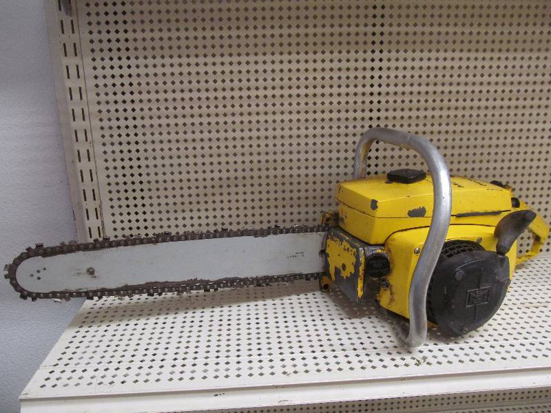 lot 26 image: chainsaw