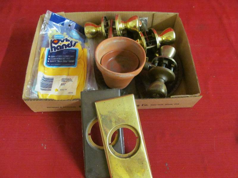 lot 46 image: hardware