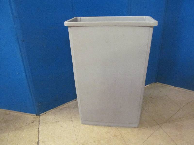 lot 62 image: trash receptacle