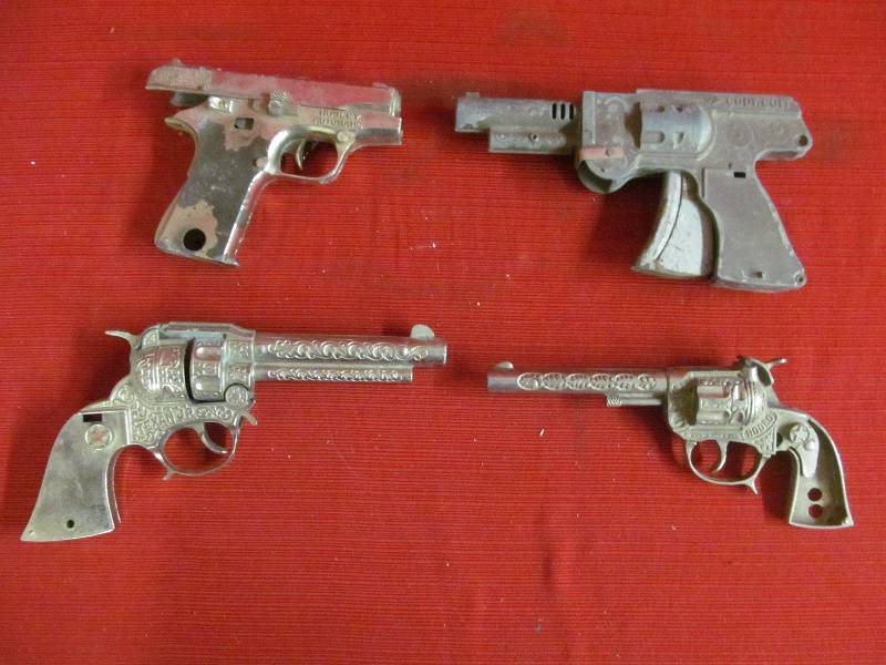lot 144 image: cap guns