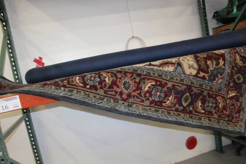 lot 16 image: Area Rug