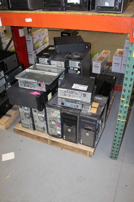 lot 35 image: Pallet Lot of Computer Towers